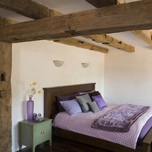 Rustic Bedroom by Mark English Architects, AIA