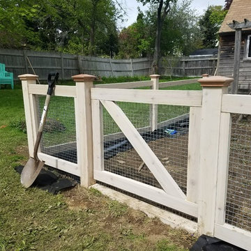 Portsmouth Wood & Wire Garden Fence