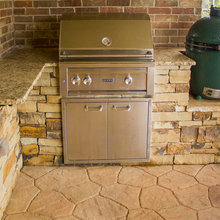 Outdoor Kitchen