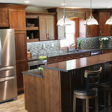 Port Byron, IL - Rustic Transitional Kitchen Near the Mississippi River