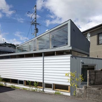 異形の角地に建つ住まい