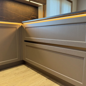 Grey Handleless Shaker Kitchen in Fraserburgh