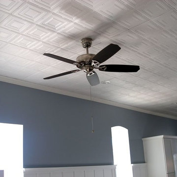 Upstairs Upscale Apartment