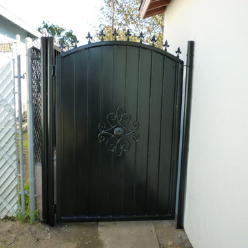 Solid Metal Gates