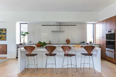 Inspiration for a modern kitchen remodel in Raleigh