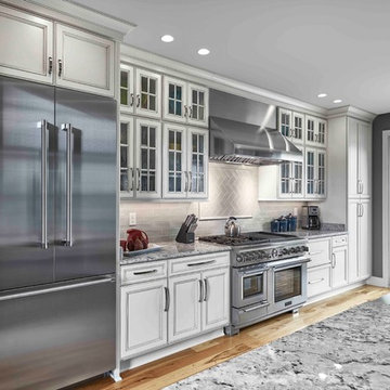 Hampton Bistro with Smoke highlights Maple | Haas Cabinet
