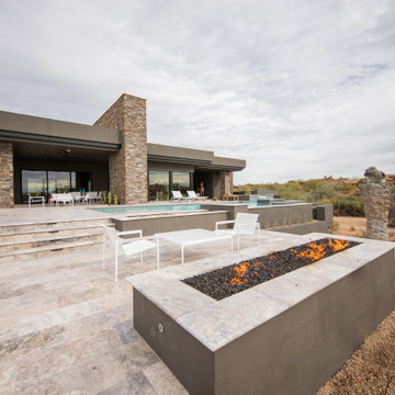 Luxury Desert Retreat - Backyard