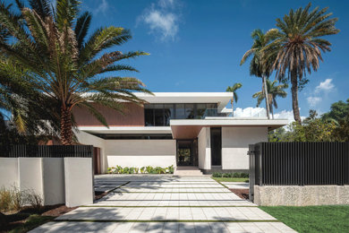 Inspiration for a contemporary exterior home remodel in Miami