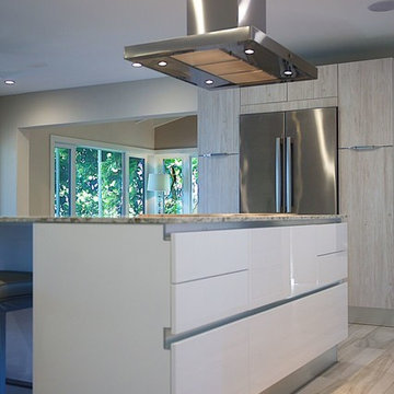 WHITE LACQUER ISLAND