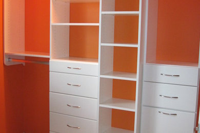 Building of cabinet and closet