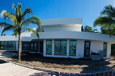 Inspiration for a modern home design remodel in Miami