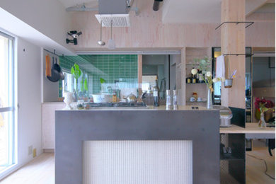 Inspiration for a contemporary kitchen in Osaka.