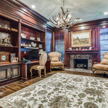 Plano estate with 2 guest houses and tennis court on 1.5 acres