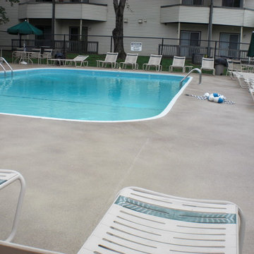 Flagstone Pool Deck with Loden Highlights