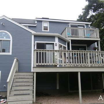 Marblehead, MA - James Hardie HardiePlank Select Cedarmill siding in Evening Blu