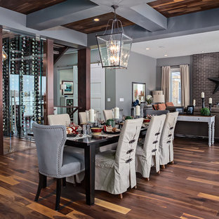 カルガリーのトランジショナルスタイルのLDKの画像 (グレーの壁、濃色無垢フローリング)