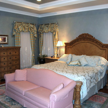 Lusterstone Plaster Finish in a Master Bedroom by Tom Taylor
