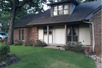 1960s exterior home idea in Little Rock