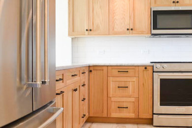Oak Kitchen & Granite Countertops