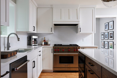 Example of a trendy kitchen design in Minneapolis