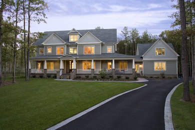 Example of an arts and crafts exterior home design in Richmond