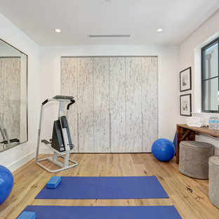 ロサンゼルスのカントリー風おしゃれなホームジムの写真