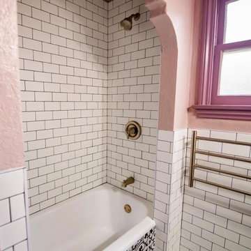 Long Beach, Modern Spanish bathroom