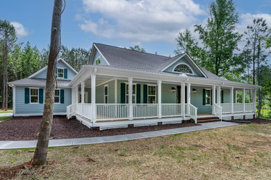 Inspiration for a mid-sized transitional home design remodel in Raleigh