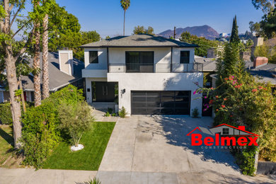 Modern exterior home idea in Los Angeles