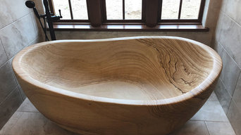 Sandstone Bathtub with brown wavy patterns