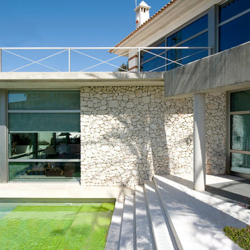 Residencia mediterránea sobre green de golf