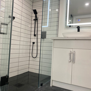 Bathroom with curbless shower