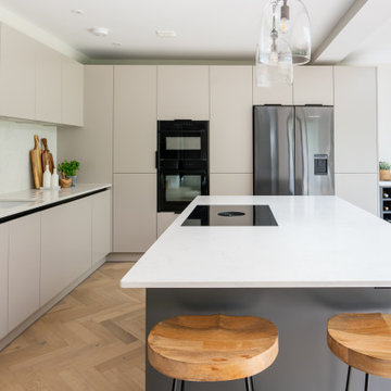 Industrial Modern Handleless Kitchen in Hampshire