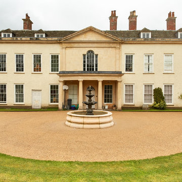 The Court with carriage driveway in Gloucestershire