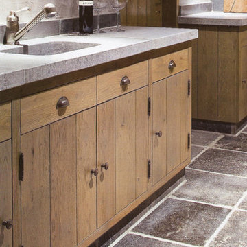Stone Pavers – Antique, Reclaimed Limestone ‘Basalt’ pavers