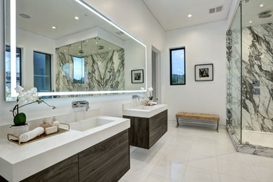 Bathroom - bathroom idea in San Francisco