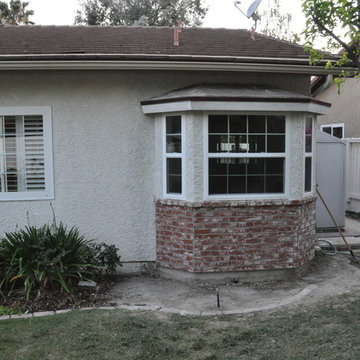 Pop out bay window
