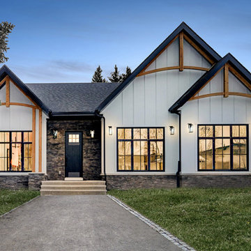 2627 Lionel Cres
