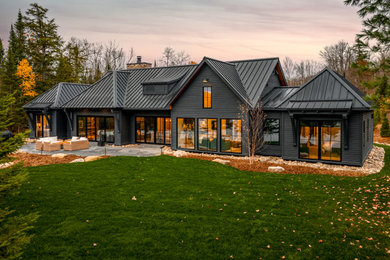 Transitional exterior home idea in Toronto