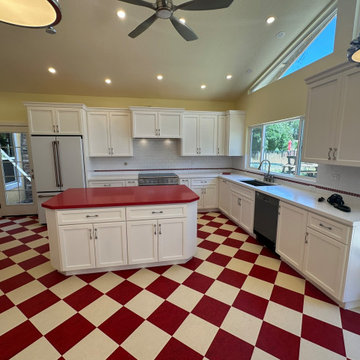 Dadek Kitchen & Laundry Room