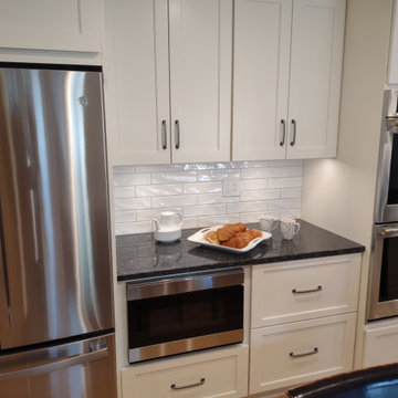 Transition Kitchen with dry bar