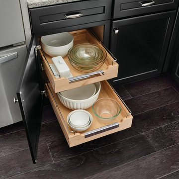 KraftMaid: Chrome Deluxe Roll-Out Tray