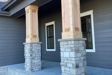 Arts and crafts front porch idea in Omaha