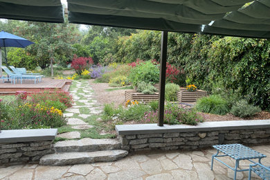 Photo of a rustic landscaping in Los Angeles.