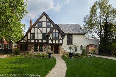 Cottage exterior home idea in Minneapolis