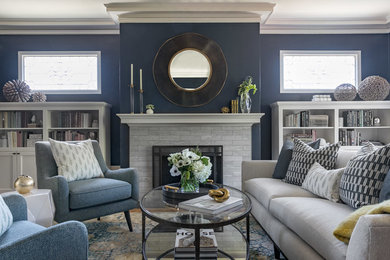 Transitional living room photo in Sacramento