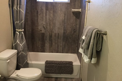 Example of a tub/shower combo design in San Francisco