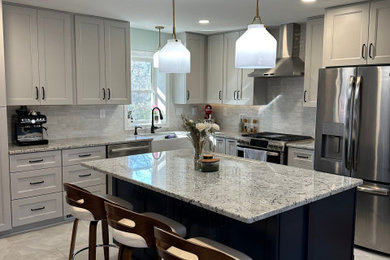 Kitchen - transitional kitchen idea in Atlanta