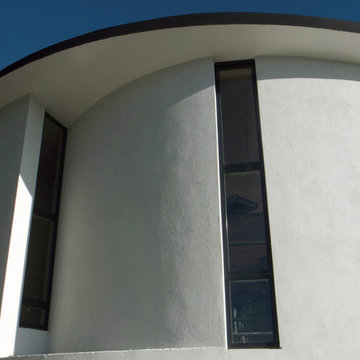 Curved walls and roof give the sculptural look