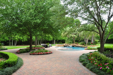 This is an example of a mediterranean garden in Houston.